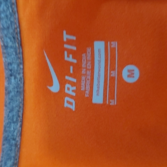 Nike Dri-Fit  Denver Broncos Team Graphic V-Neck Tee Size M - Picture 6 of 7